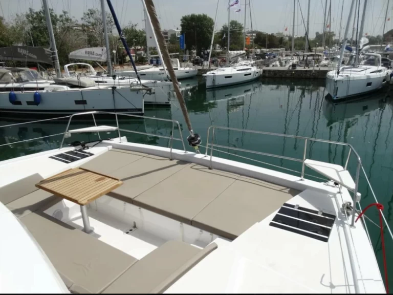 Bali Bali 4.1 charter bareboat eller skeppad i Lefkáda