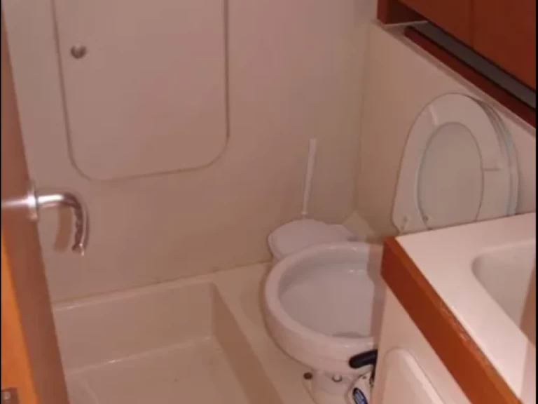 Uthyrning Segelbåt  Hanse med en båtlicens 