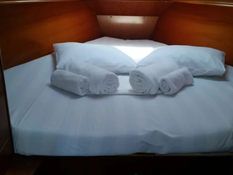 Segelbåt  för uthyrning Alimos till det bästa priset 