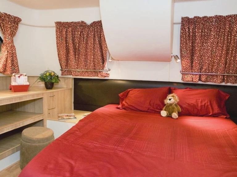 Uthyrning Kanalbåt Comfort Plus med en båtlicens 