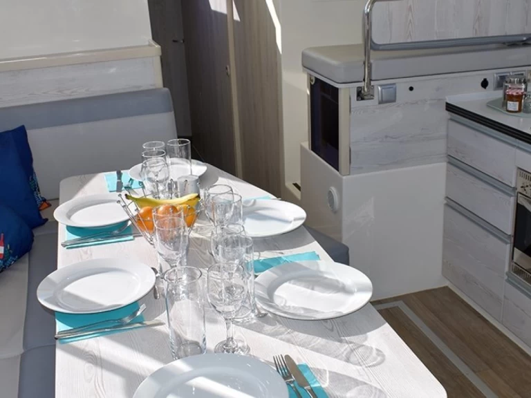 Yacht charter Portiragnes billig Horizon 4