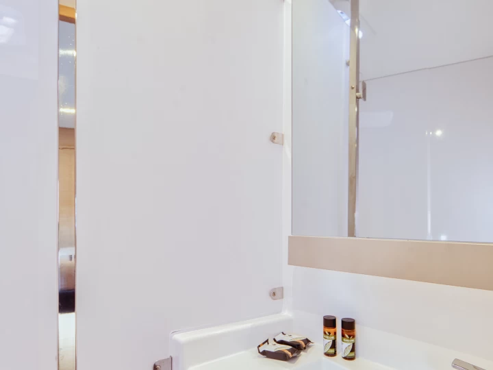 Hyra Katamaran  med eller utan skeppare Fountaine Pajot Lefkáda 