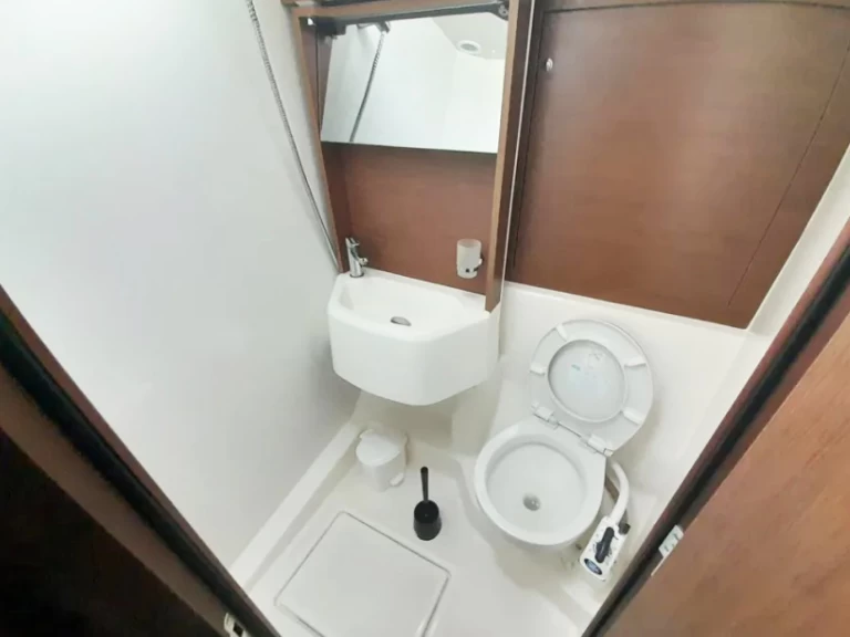 Segelbåt  för uthyrning Alimos till det bästa priset 