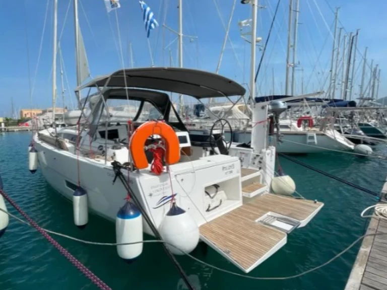 Båtuthyrning Dufour Dufour 390 i Lefkáda på Samboat 