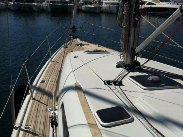 Hyr en Jeanneau Sun Odyssey 42i Nidri 