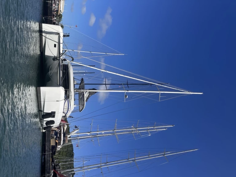 Lagoon Lagoon 55 charter bareboat eller skeppad i Antigua Island