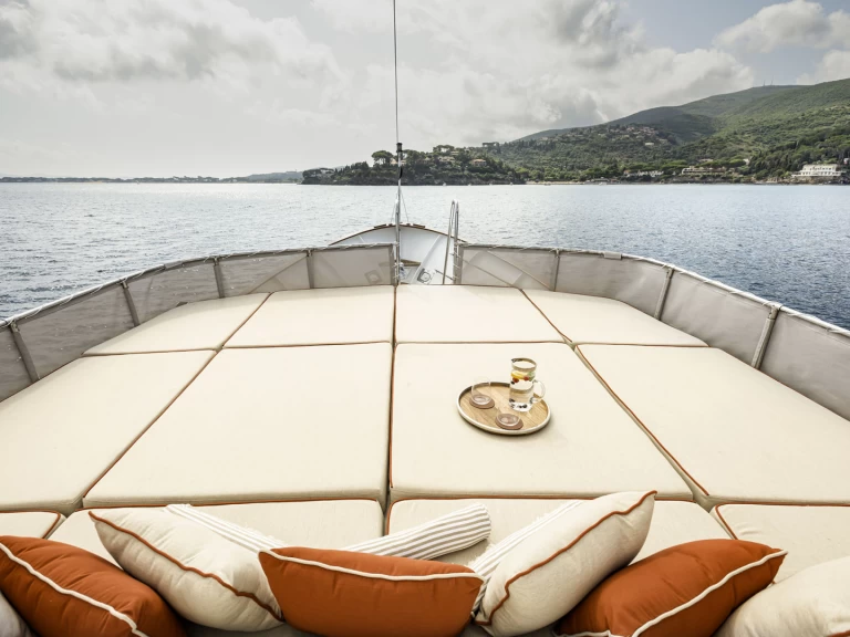 Yacht charter Castellammare di Stabia billig Pacific Class 85