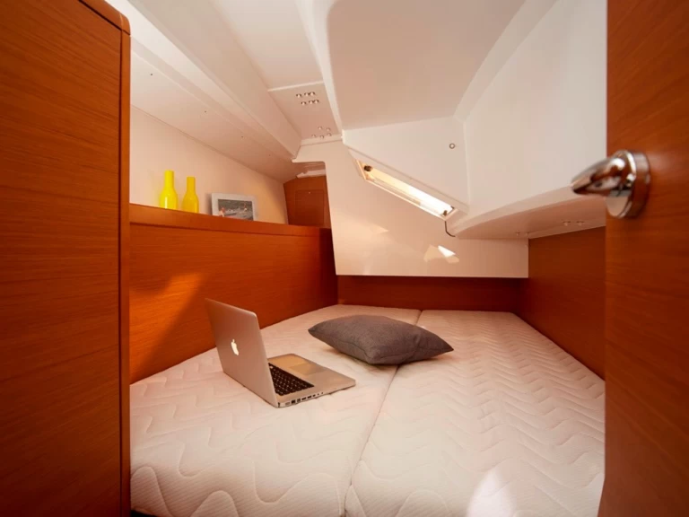 Jeanneau Sun Odyssey 349 charter bareboat eller skeppad i Preveza