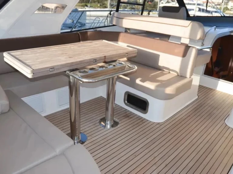 Uthyrning Motorbåt  Bavaria med en båtlicens 