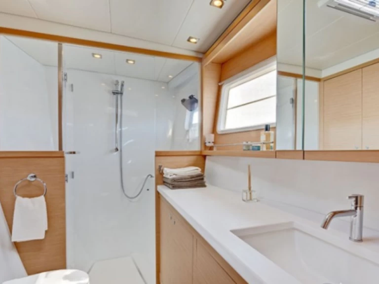 Katamaran  för uthyrning Lavrio till det bästa priset 