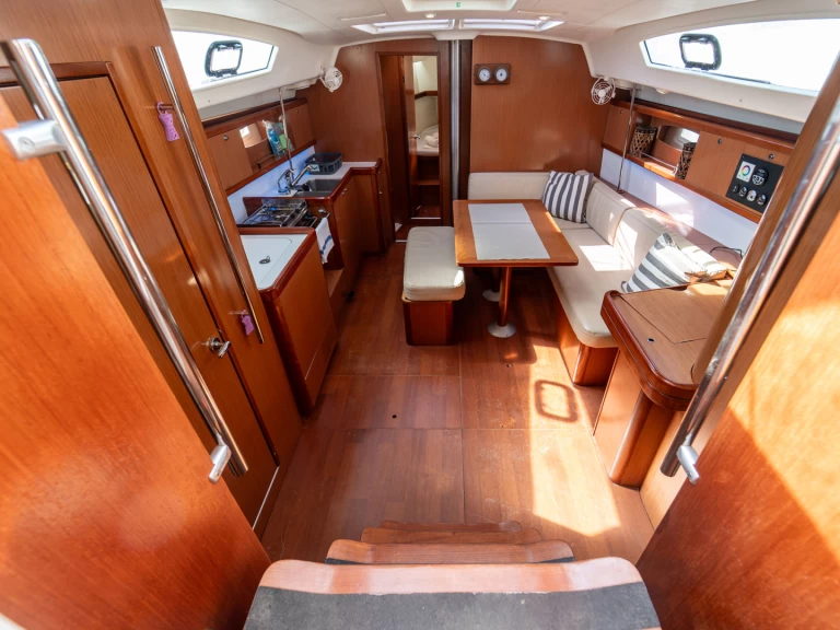 Uthyrning Kavála - Bénéteau Oceanis 43 av Samboat 