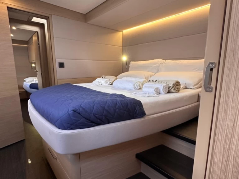 Båtuthyrning Lagoon Lagoon 55 i Cugnana Verde på Samboat 