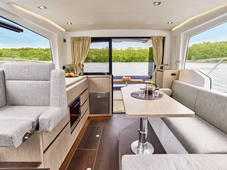 Hyr en Sealine Sealine C335 Biograd Na Moru 