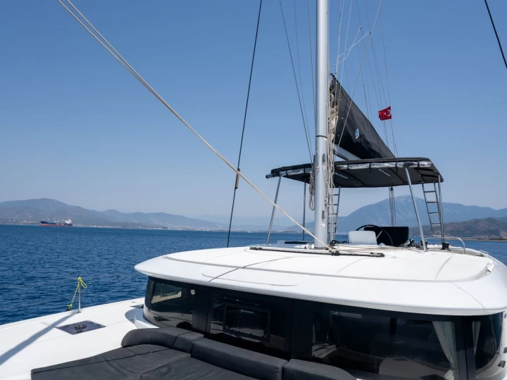 Lagoon Lagoon 46 charter bareboat eller skeppad i Fethiye