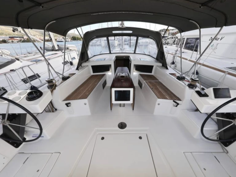 Segelbåt  för uthyrning Donji Seget till det bästa priset 