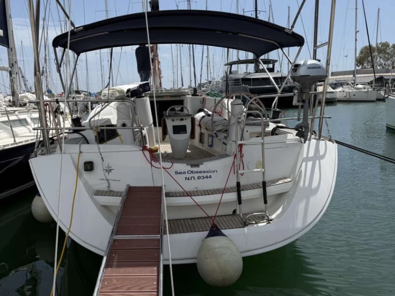 Jeanneau Sun Odyssey 42i charter bareboat eller skeppad i Nidri