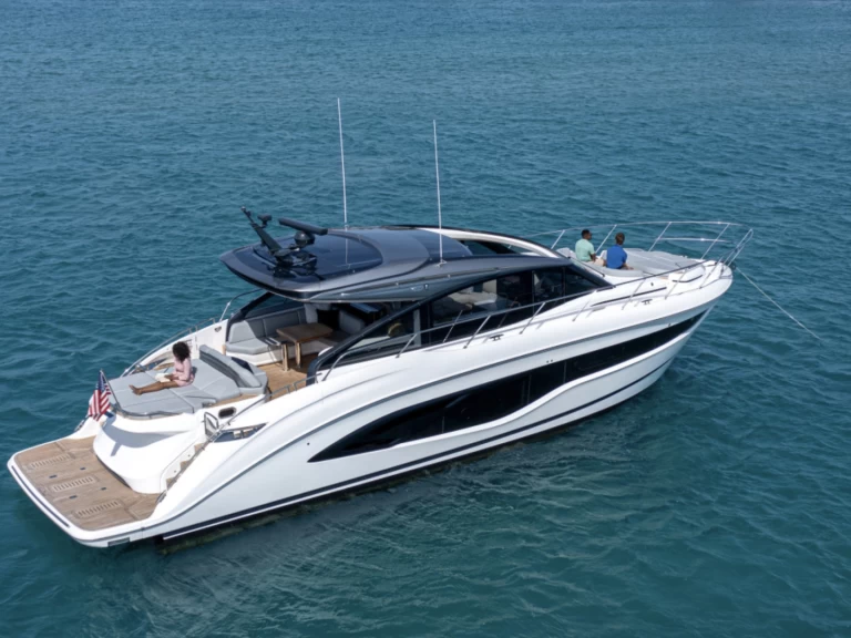 Princess Princess V55 charter bareboat eller skeppad i Port de Saint Tropez