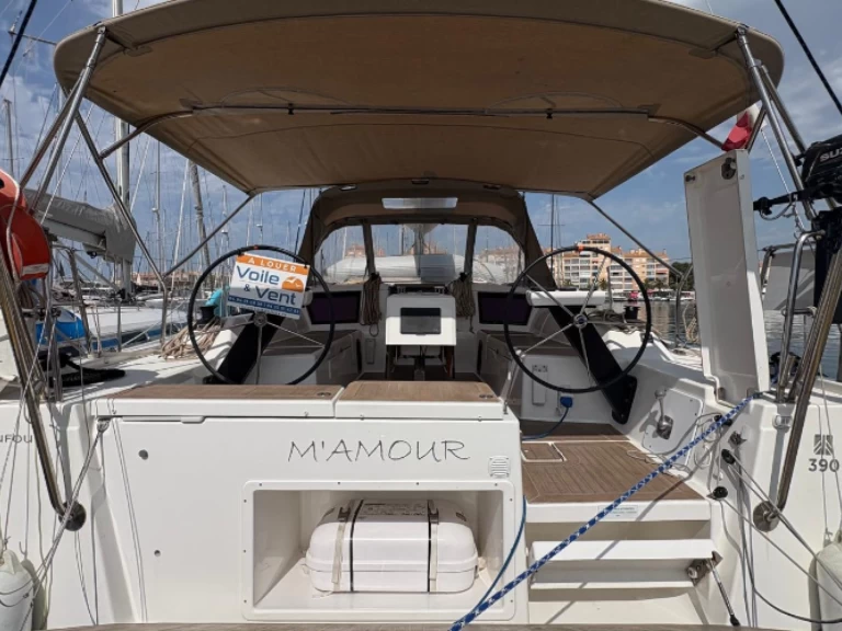 Båtuthyrning 3 DUFOUR 390 i Hyeres på Samboat 