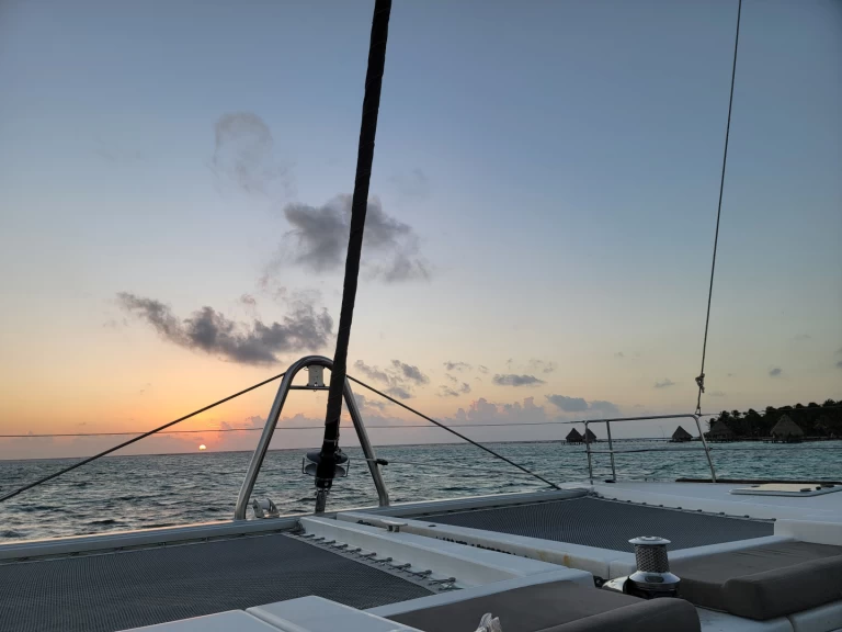 Yacht charter Belize City billig Discover