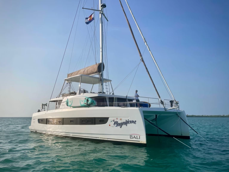 Yacht charter Belize City billig Magnificent