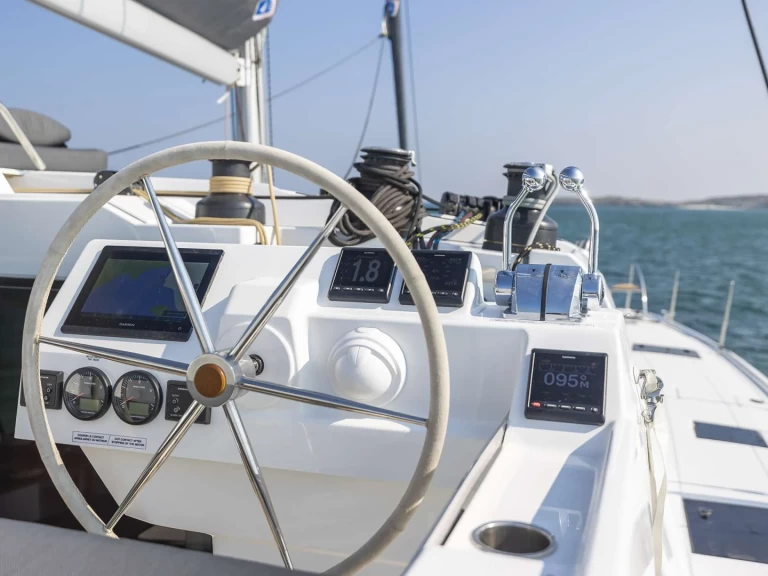 Yacht charter Belize City billig The Big LeBoatski