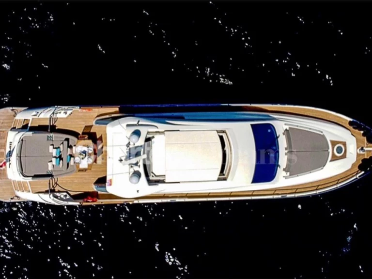 Aicon 72 SL charter bareboat eller skeppad i Saint-Tropez