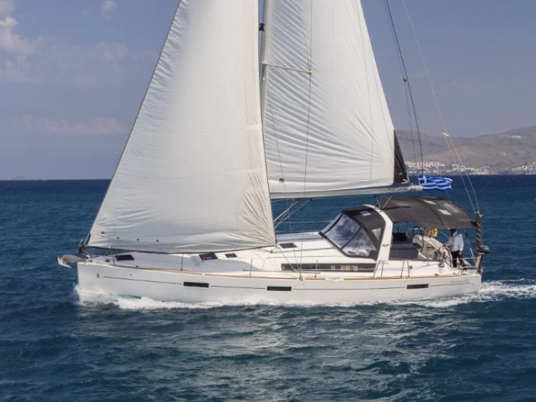 Hyr en Bénéteau Oceanis 45 Kos  