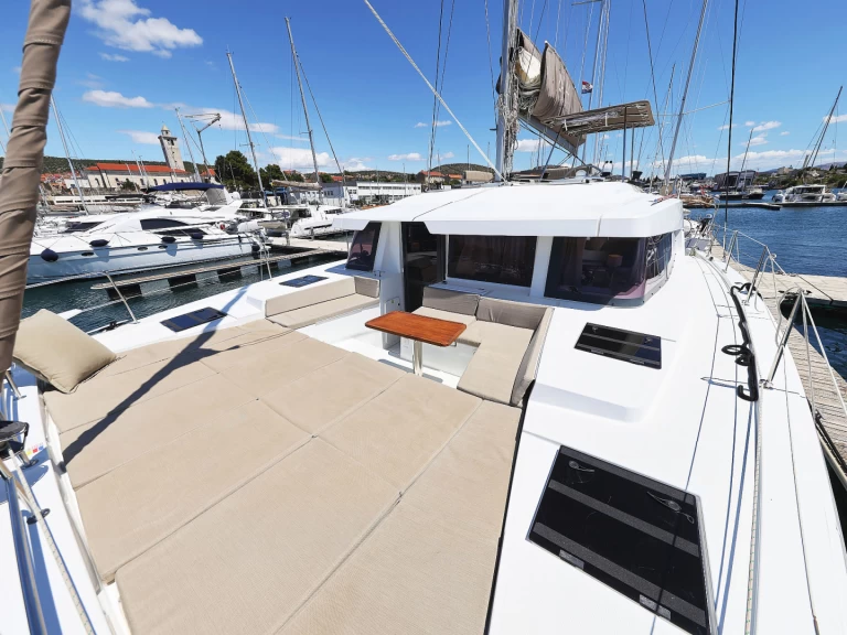 Yacht charter Šibenik  billig Bali 4.4