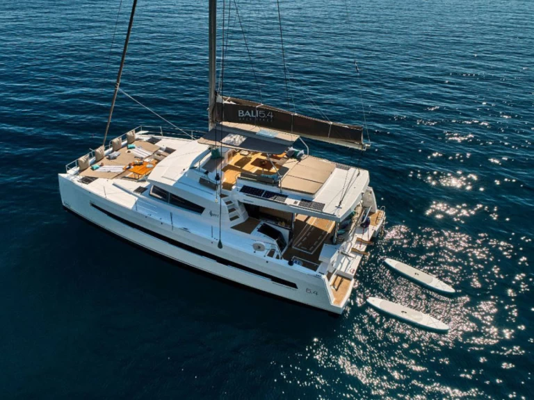 Bali Bali 5.4 charter bareboat eller skeppad i Palma de Mallorca