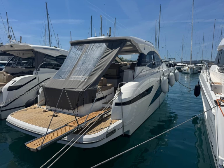 Hyra Lyx yacht med eller utan skeppare Bavaria Trogir  