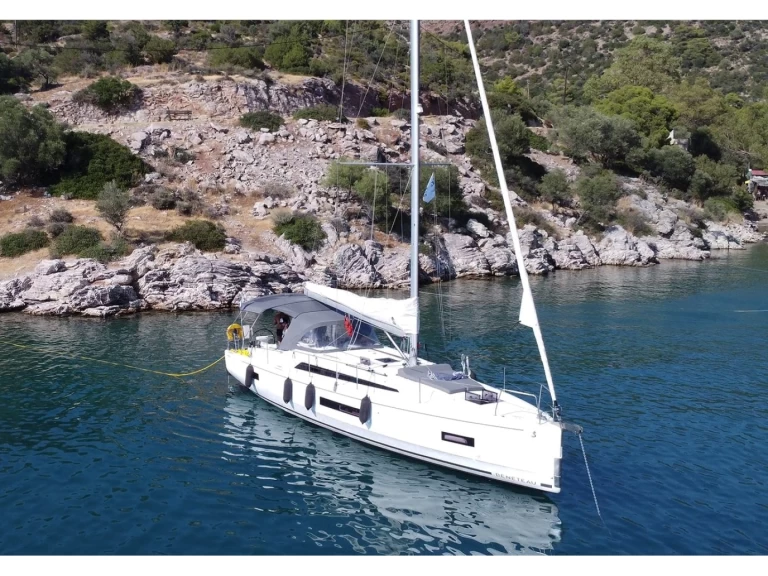 Hyra Segelbåt  med eller utan skeppare Bénéteau Alimos 