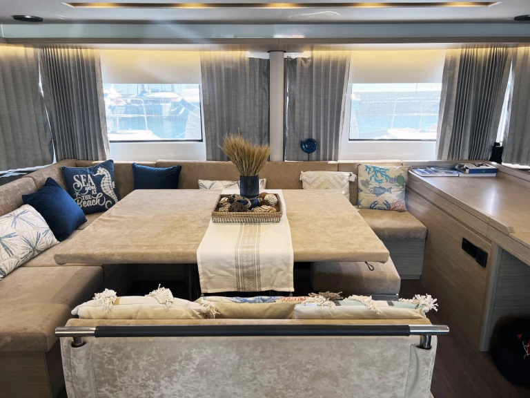 Uthyrning Katamaran  Lagoon med en båtlicens 