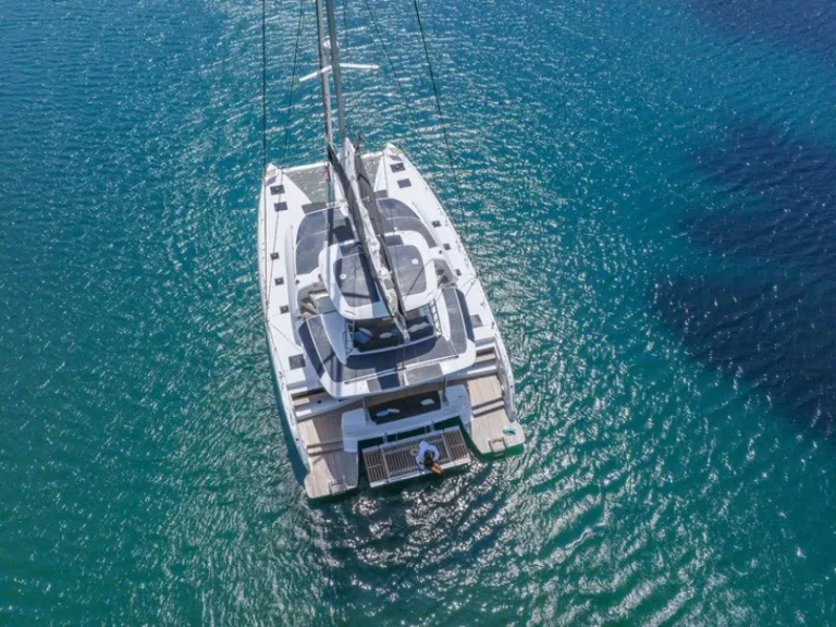 Lagoon Lagoon 51 charter bareboat eller skeppad i Alimos