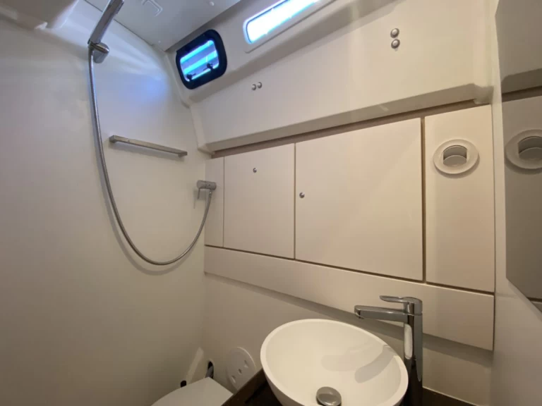 Hyra Segelbåt  med eller utan skeppare Jeanneau Adaköy 