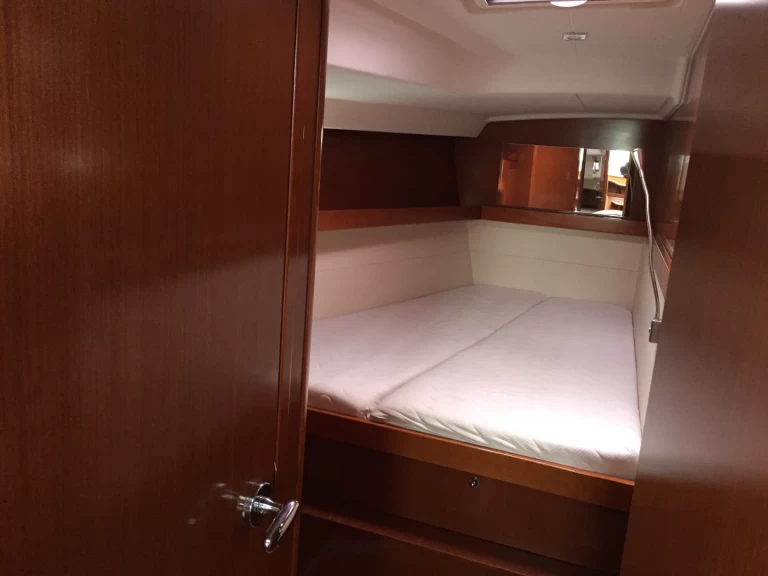 Hyra Segelbåt  med eller utan skeppare Bénéteau Cugnana Verde 