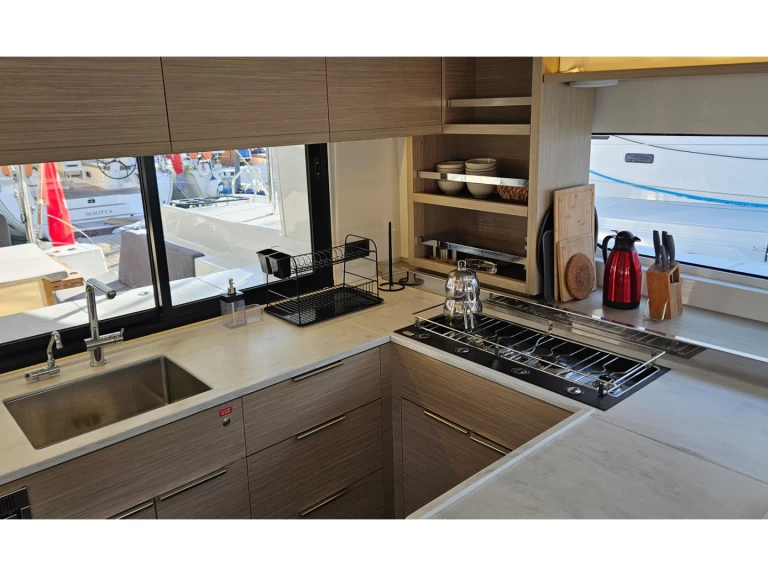 Lagoon Lagoon 46 charter bareboat eller skeppad i Marmaris