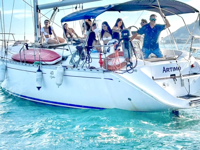 Uthyrning Port Olímpic of Barcelona - Dufour Dufour 43 Classic av Samboat 