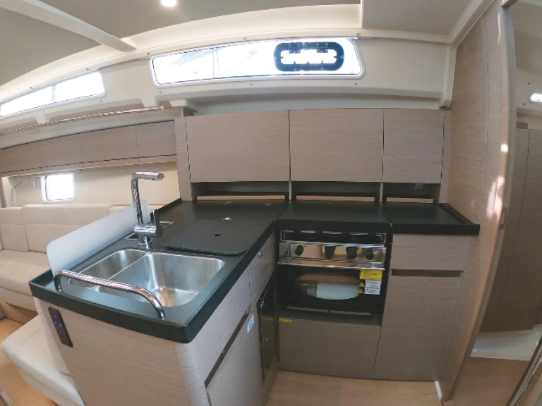 Hyr en 69 HANSE 418 Hyeres 