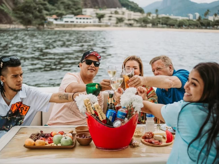 Uthyrning Motorbåt  Cobra med en båtlicens 