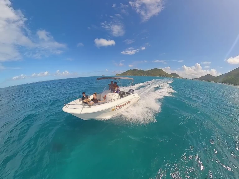 Pacific Craft Pacific Craft 625 Open charter bareboat eller skeppad i Marigot