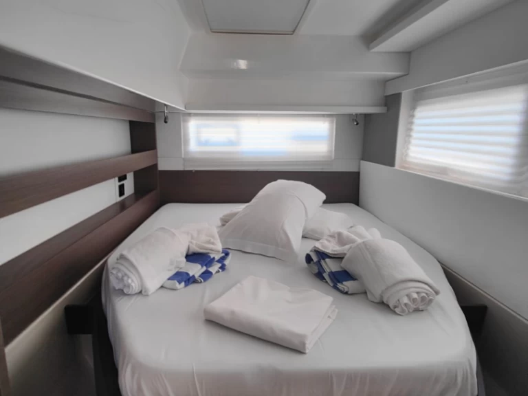 Uthyrning Procida - Leopard Catamarans / Robertson & Caine Leopard 42 - 4 cab. av Samboat 