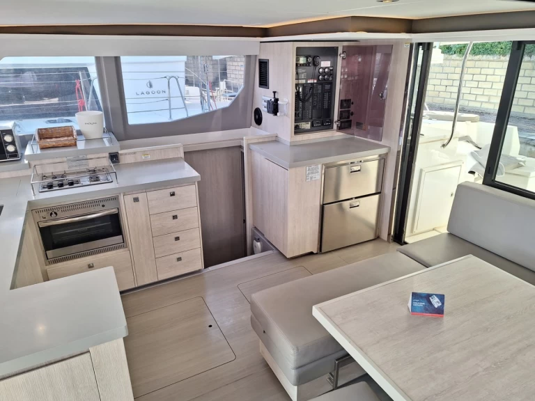 Uthyrning Katamaran  i Furnari - Leopard Catamarans / Robertson & Caine Leopard 45