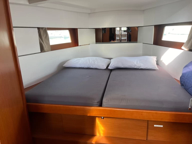 Yacht charter Cannigione billig Oceanis 38.1