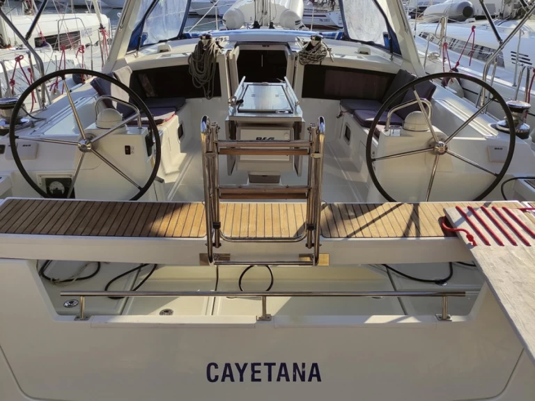 Segelbåt  för uthyrning Furnari till det bästa priset 