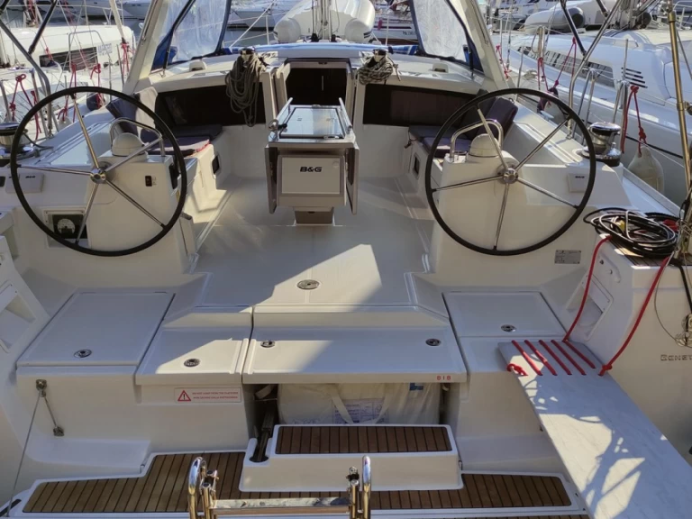 Bénéteau Oceanis 48 charter bareboat eller skeppad i Furnari