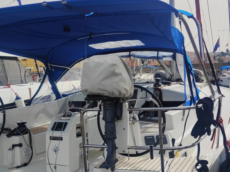 Yacht charter Procida billig Sun Odyssey 440
