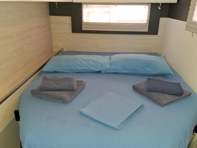 Yacht charter Furnari billig Leopard 40