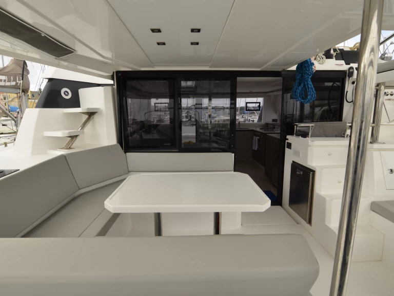 Uthyrning Katamaran  i Procida - Leopard Catamarans / Robertson & Caine Leopard 42 - 4 cab.