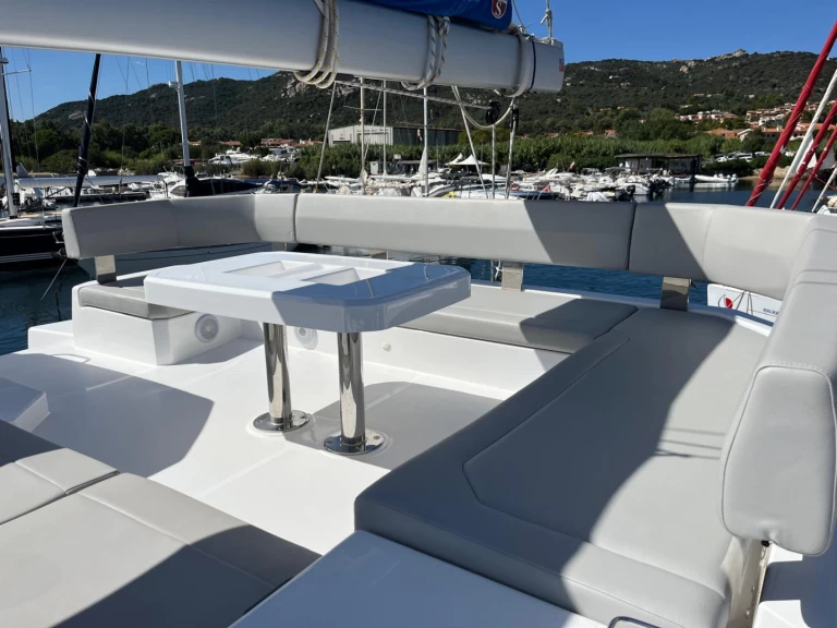 Yacht charter Cannigione billig Leopard 45