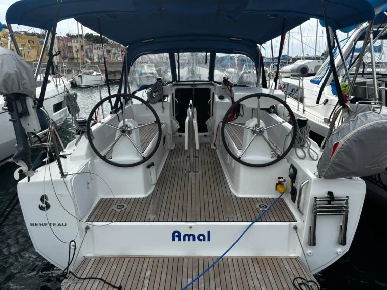 Segelbåt  för uthyrning Procida till det bästa priset 